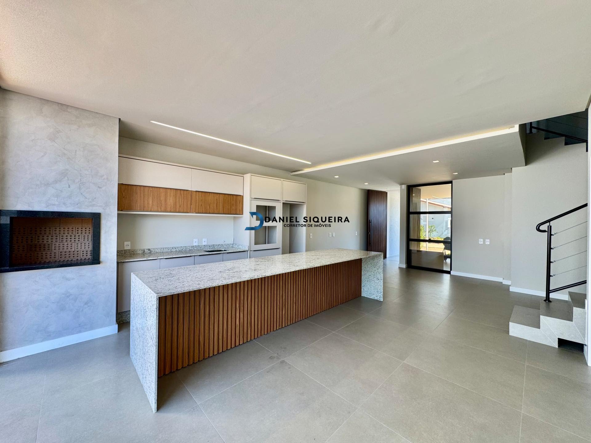 Casa à venda com 3 quartos, 3 suítes, 4 vagas e 215m² no Bairro Deltaville, Biguaçu (SC) — foto 2 de 30