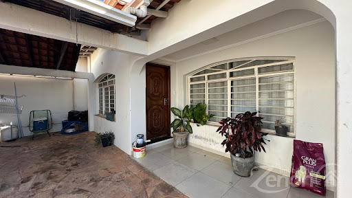 Casa à Venda na Vila Industrial, Adamantina: 4 Quartos, 2 Suítes