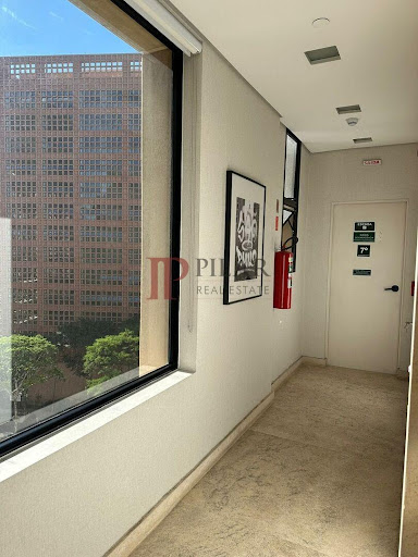 Conjunto comercial mobiliado no Itaim Bibi  