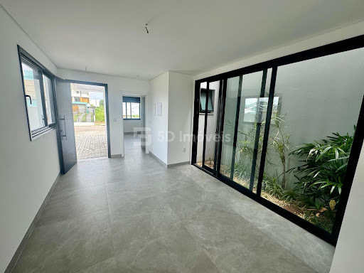Casa 3 Dormitórios - Campeche  -  Florianópolis, SC