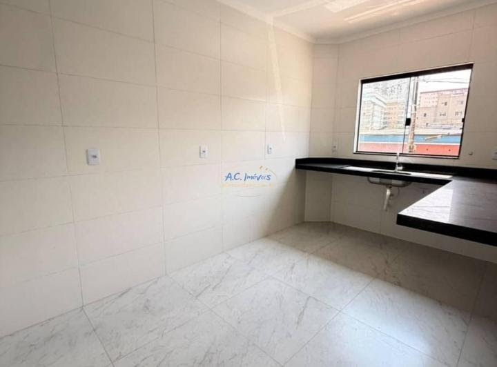 Casa à venda com 3 quartos, 1 suíte, 2 vagas e 120m² no Aviação, Praia Grande (SP) — foto 13 de 16