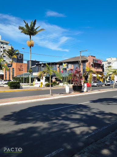 Prédio à venda no Centro de Araranguá, 452m² de área útil. Excelente localização por R$5.000.000.