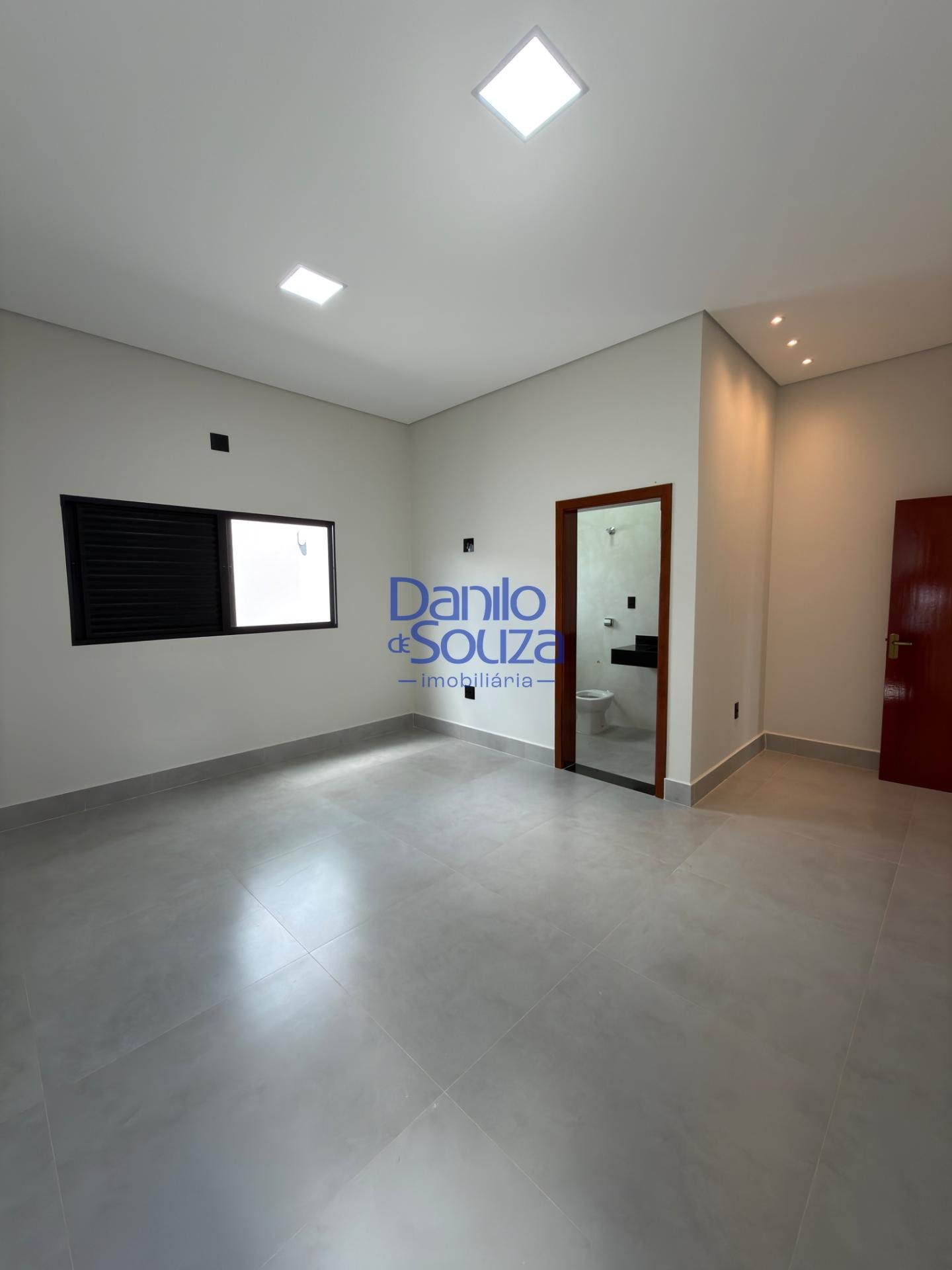 Casa à venda com 3 quartos, 1 suíte, 2 vagas e 175m² no Jardim Europa V, Araxá (MG) — foto 14 de 15