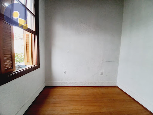 Casa no Centro de Amparo - Ótimo ponto comercial