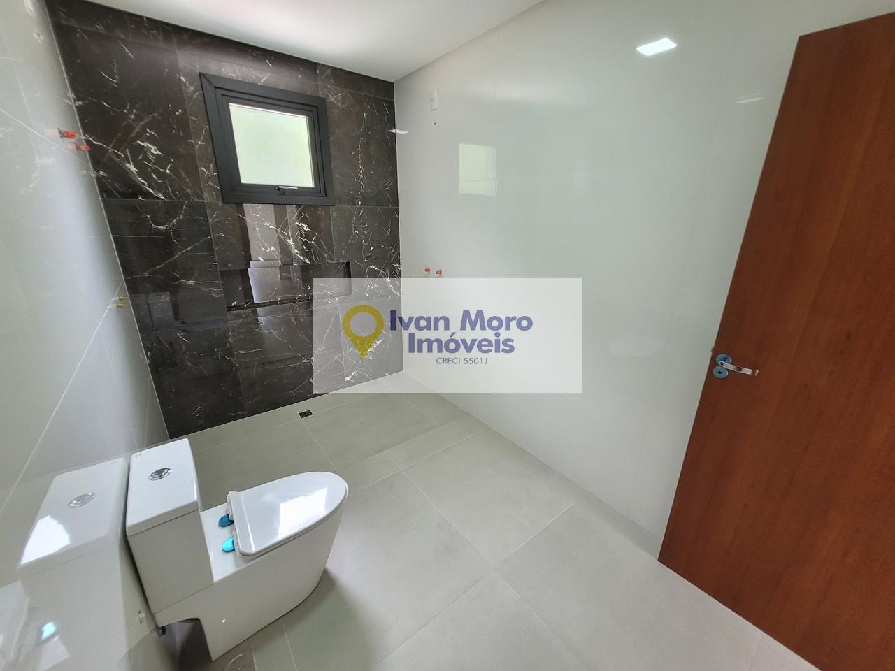 Casa à venda com 4 quartos, 3 suítes, 4 vagas e 270m² no São João do Rio Vermelho, Florianópolis (SC) — foto 20 de 27
