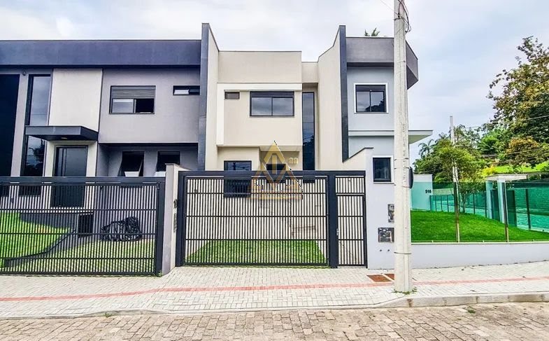 Casa à venda com 2 quartos, 2 banheiros, 1 vaga e 93m² no Itoupava Seca, Blumenau — foto principal