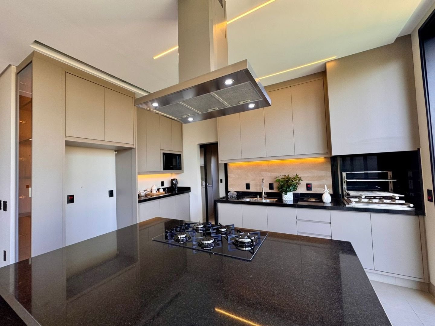 Casa à venda com 4 quartos, 4 suítes, 4 vagas e 261m² no Condomínio Terras de Florença, Ribeirão Preto (SP) — foto 16 de 30