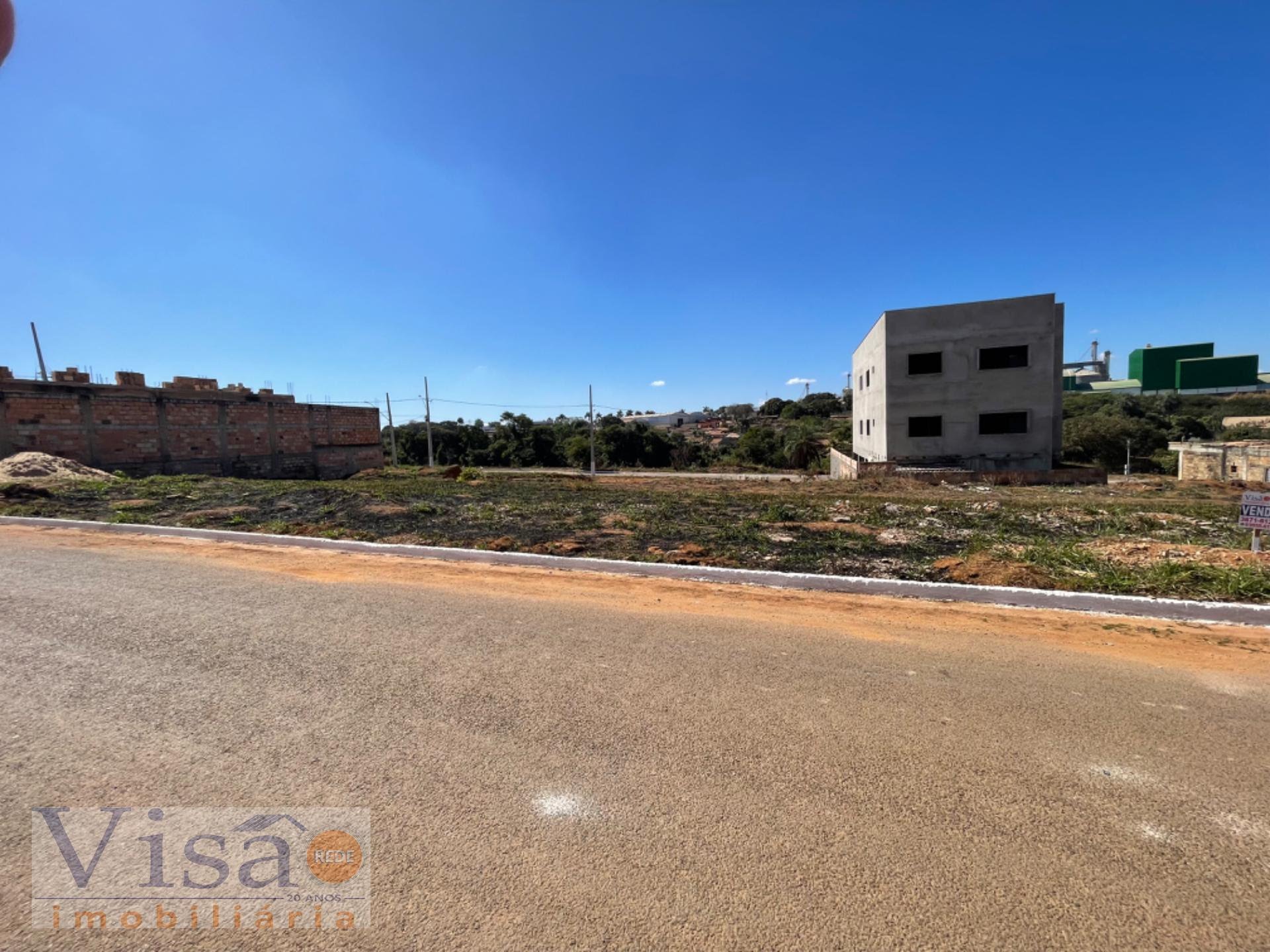 Terreno à venda com 200m² de terreno no Vila Nova, Paracatu (MG) — foto 2 de 3