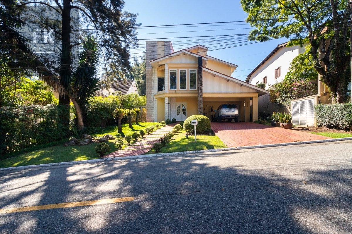Casa à venda com 4 quartos, 3 banheiros, 2 vagas e 811m² no Alphaville, Santana de Parnaíba — foto principal