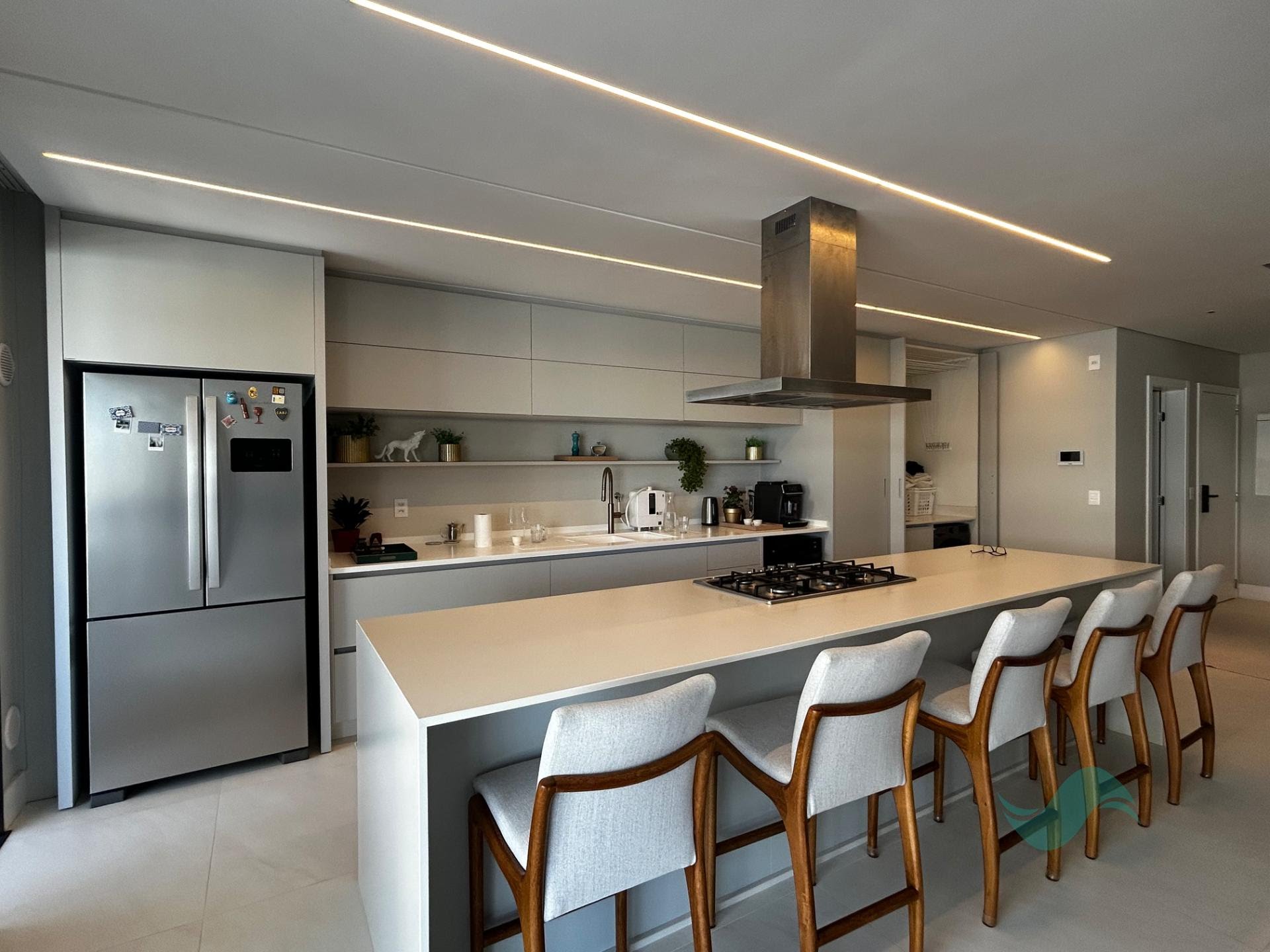 Cobertura à venda com 4 suítes, 3 vagas e 240m² no Jurerê, Florianópolis (SC) — foto 11 de 30