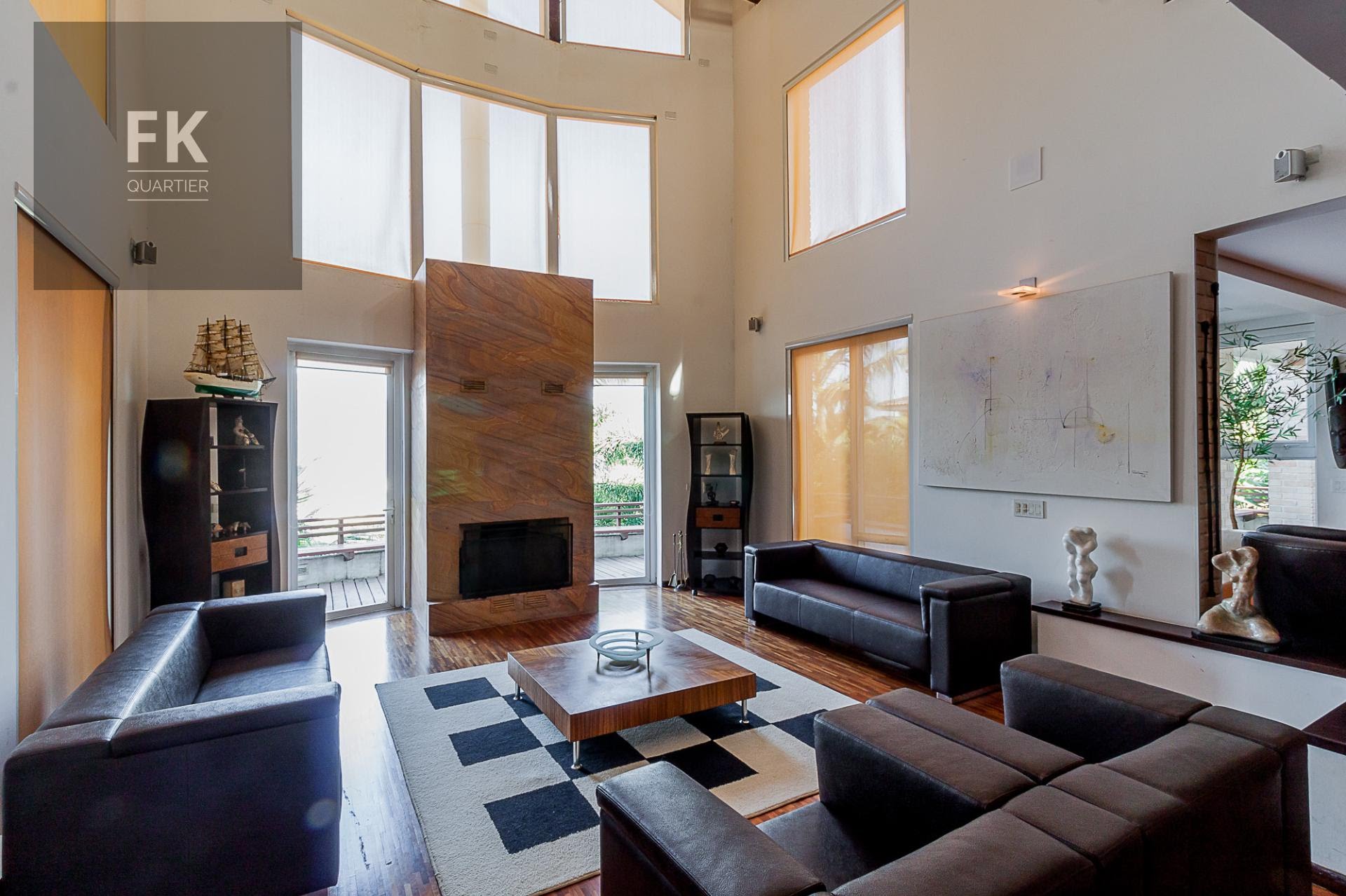 Casa à venda com 4 quartos, 4 suítes, 6 vagas e 1600m² no Alphaville, Santana de Parnaíba (SP) — foto 2 de 30