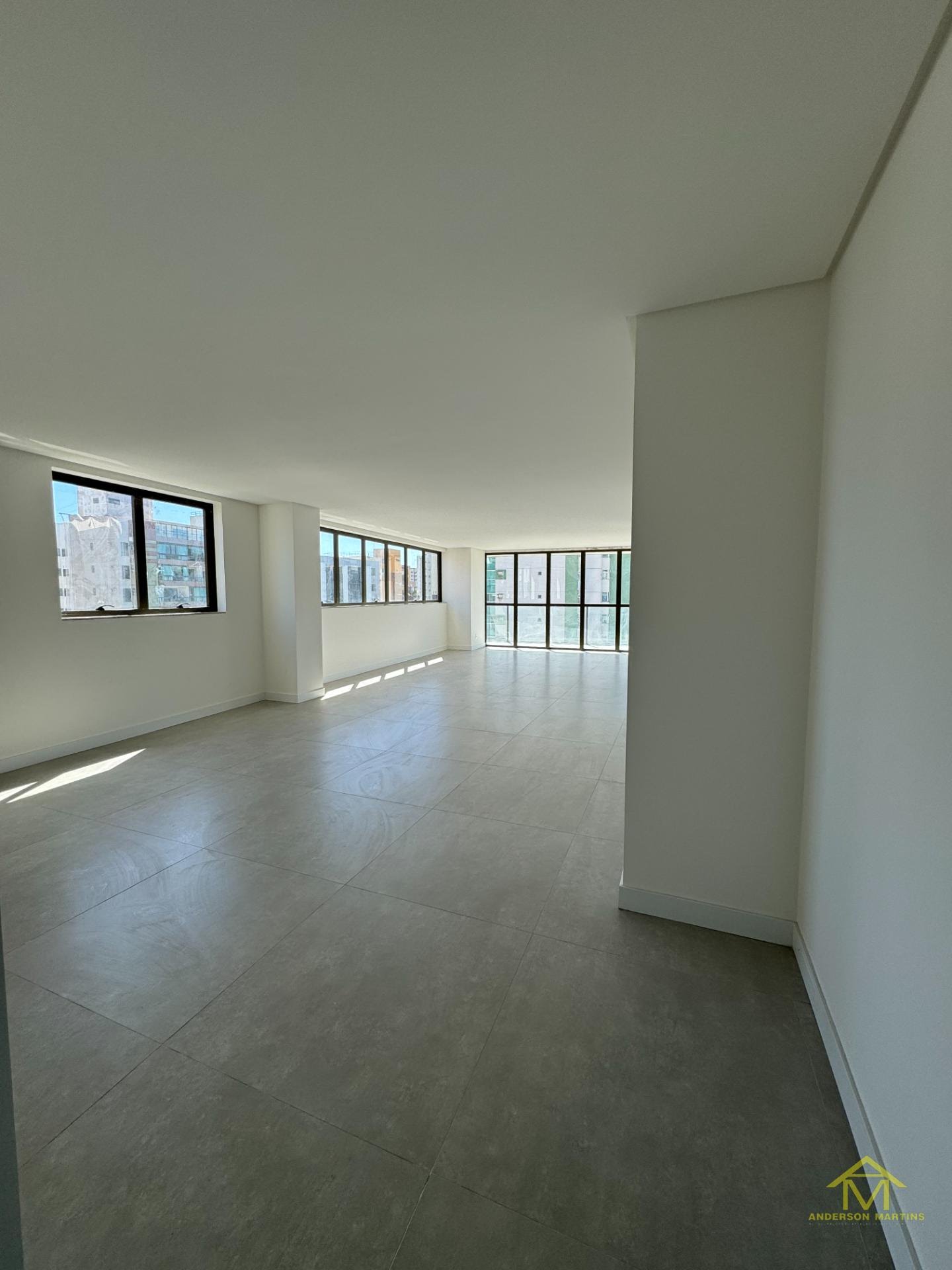 Apartamento à venda com 4 quartos, 6 banheiros, 4 vagas e 217m² no Praia do Canto, Vitória (ES) — foto 10 de 20