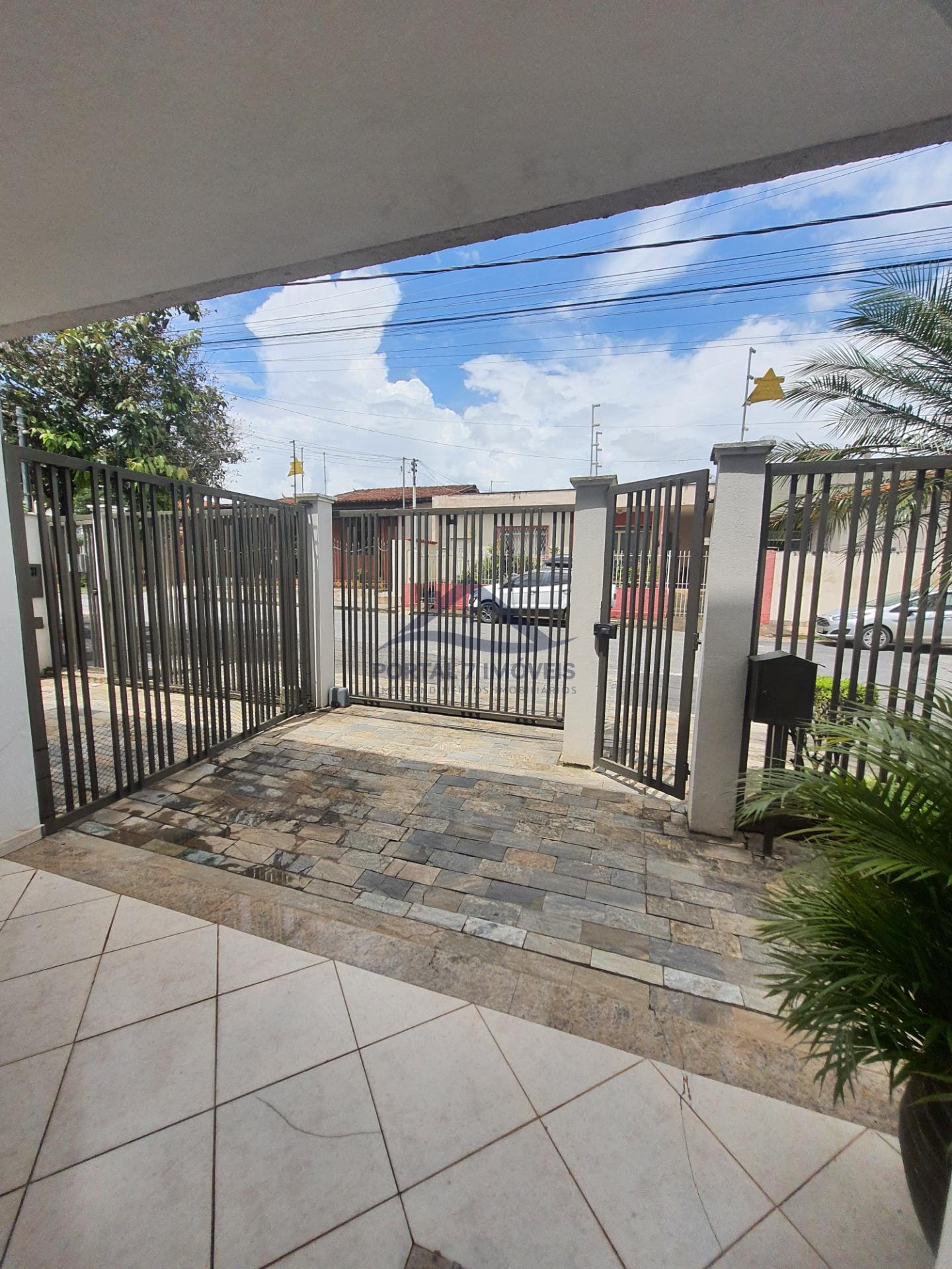 Casa à venda com 2 quartos, 1 suíte, 2 vagas e 140m² no São Geraldo, Sete Lagoas (MG) — foto 2 de 25