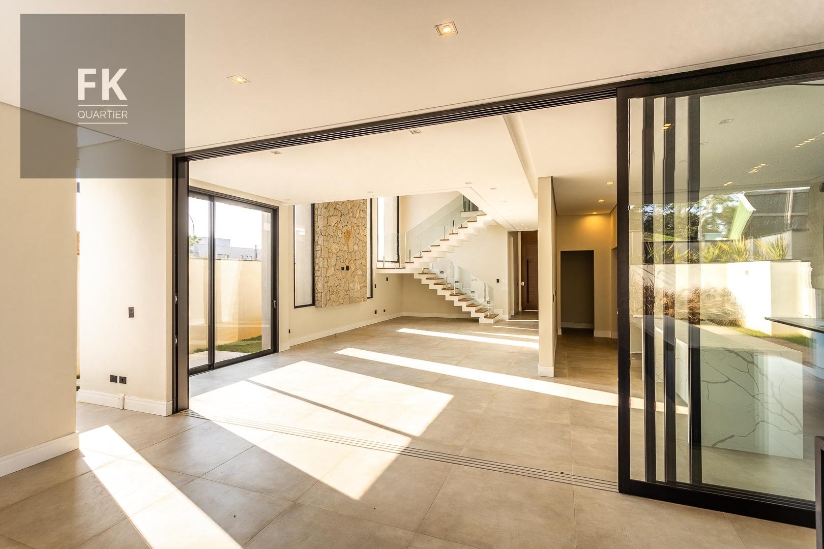 Casa à venda com 4 quartos, 4 suítes, 6 vagas e 440m² no Alphaville, Santana de Parnaíba (SP) — foto 16 de 30