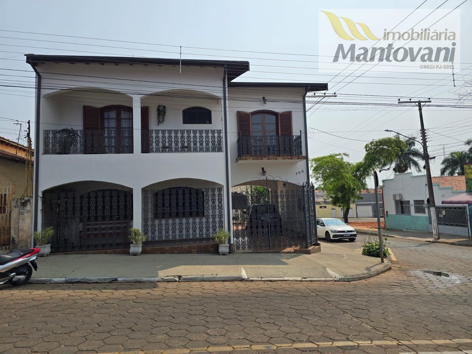 Casa à venda com 3 quartos, 2 banheiros, 2 vagas e 150m² no Centro, Tatuí — foto principal