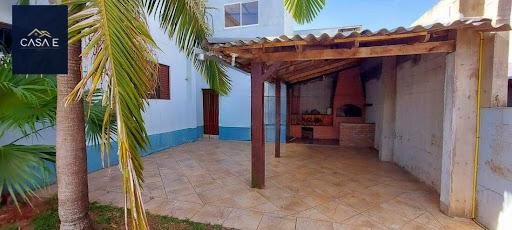 Casa à venda com 4 quartos, 3 banheiros, 2 vagas e 180m² no Assis Brasil, Ijuí (RS) — foto 3 de 7