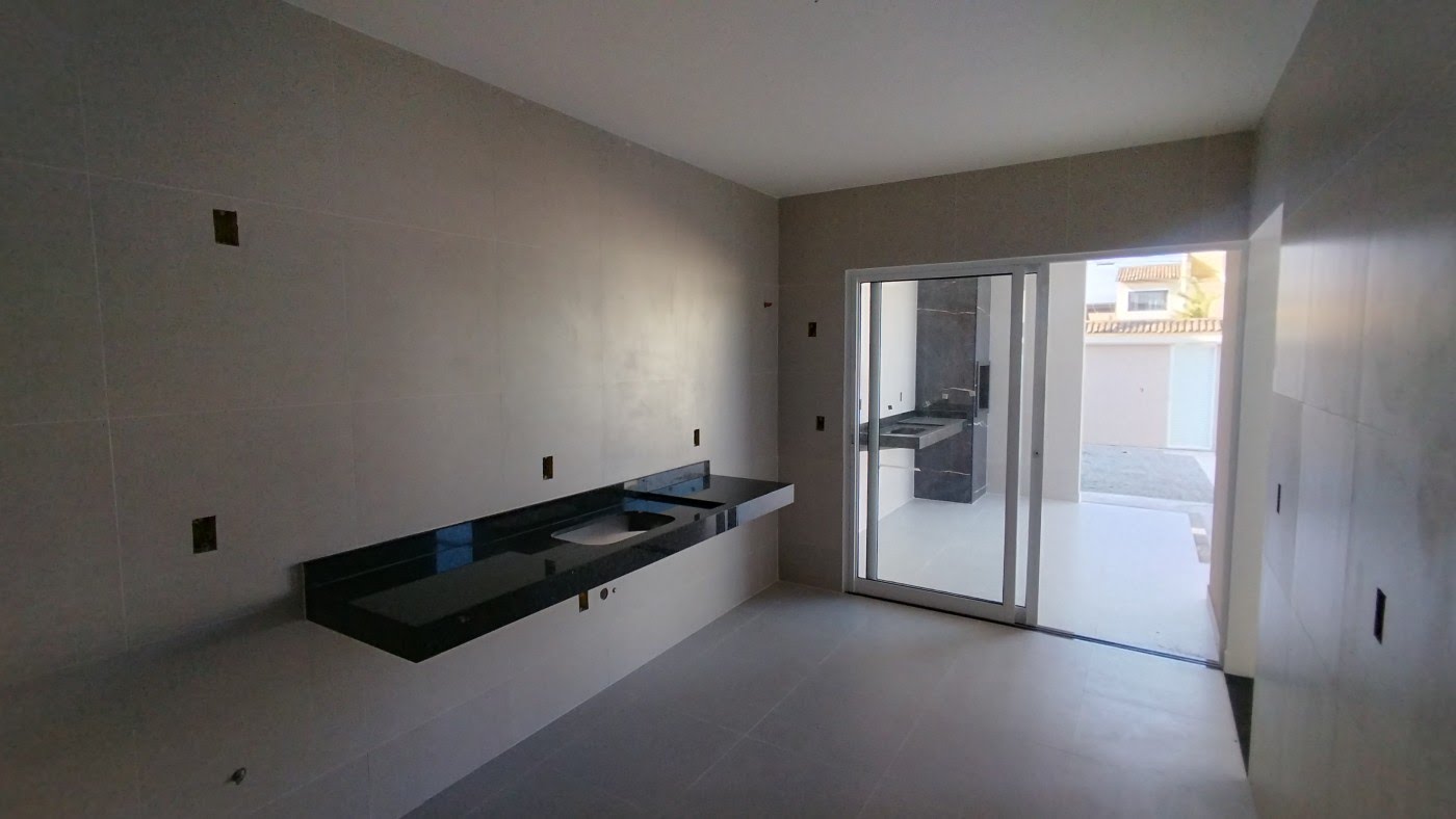 Casa à venda com 3 quartos, 1 suíte, 2 vagas e 210m² no Ouro Verde, Rio das Ostras (RJ) — foto 26 de 26