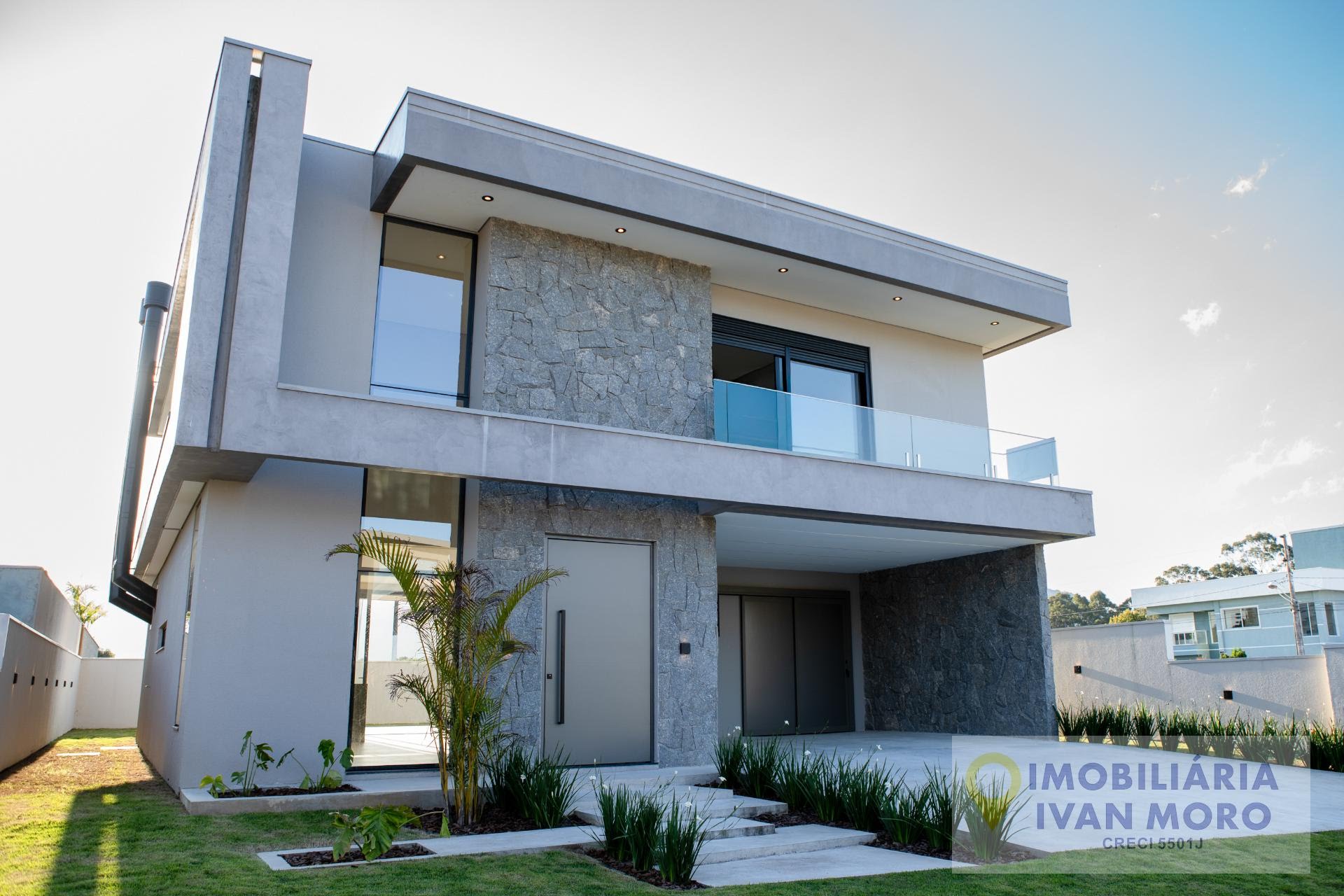 Casa à venda com 4 quartos, 5 banheiros, 4 vagas e 261m² no São João do Rio Vermelho, Florianópolis — foto principal