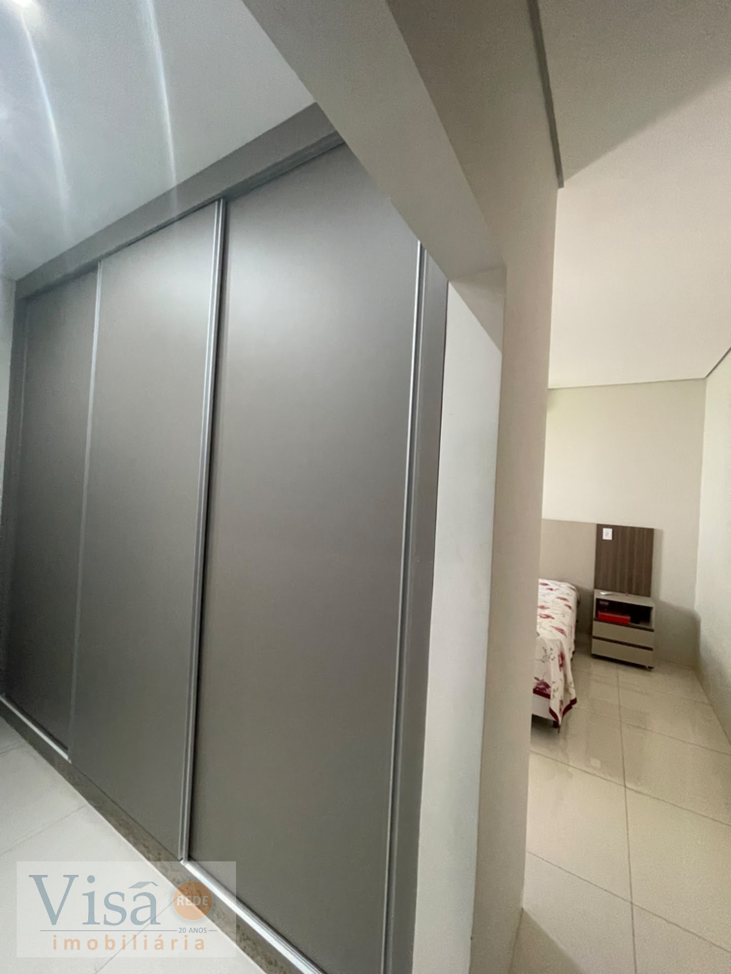 Casa à venda com 3 quartos, 2 suítes, 2 vagas e 250m² no Jardim Serrano, Paracatu (MG) — foto 18 de 30