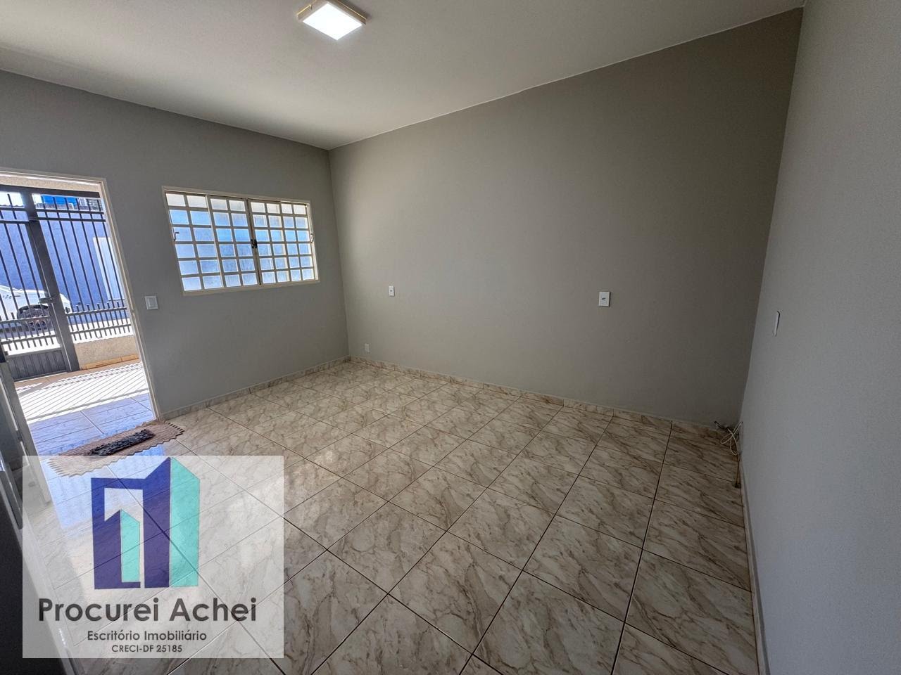 Casa à venda com 3 quartos, 1 suíte, 3 vagas e 200m² no Setor Residencial Leste (planaltina), Brasília (DF) — foto 3 de 14