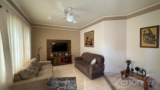 Casa à venda em Vila Jamil de Lima, Adamantina: 3 dorms, 249m²