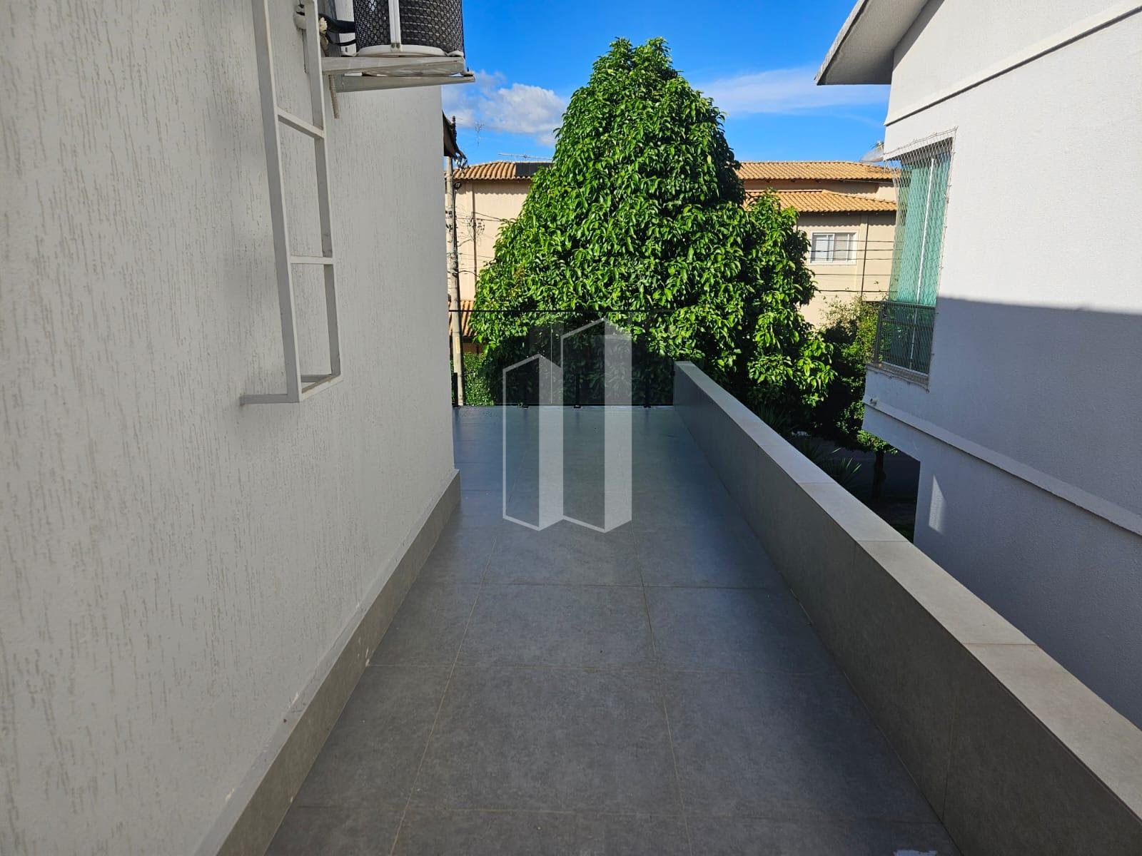 Casa à venda com 4 quartos, 4 suítes, 4 vagas e 247m² no Loteamento Portal do Sol II, Goiânia (GO) — foto 9 de 16