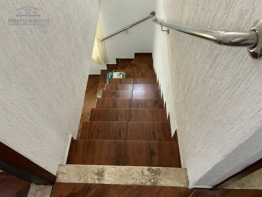 Escadas para os dormitórios