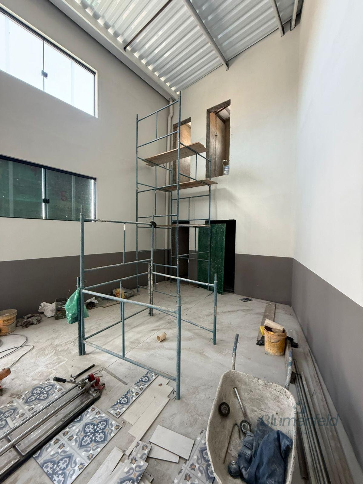 Comercial para alugar com 2 banheiros, 7 vagas e 300m² no Parque Rodrigo Barreto, Arujá (SP) — foto 6 de 7