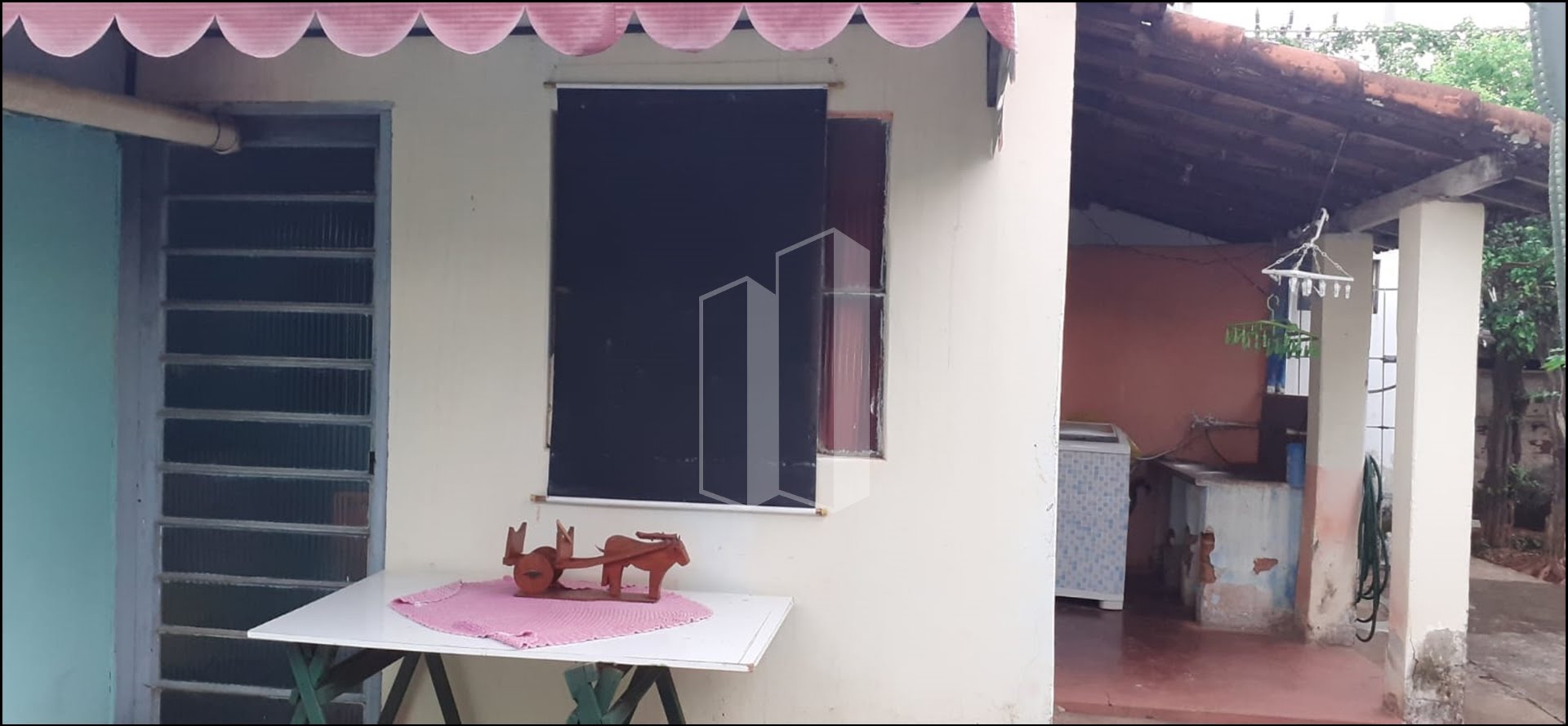 Casa à venda com 4 quartos, 1 banheiro, 3 vagas e 302m² no Setor Criméia Oeste, Goiânia (GO) — foto 10 de 11