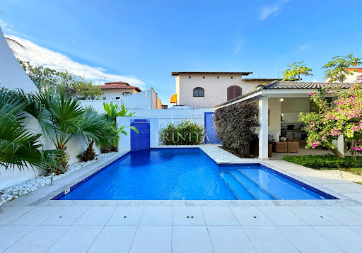 Piscina da casa à venda no Santa Marina