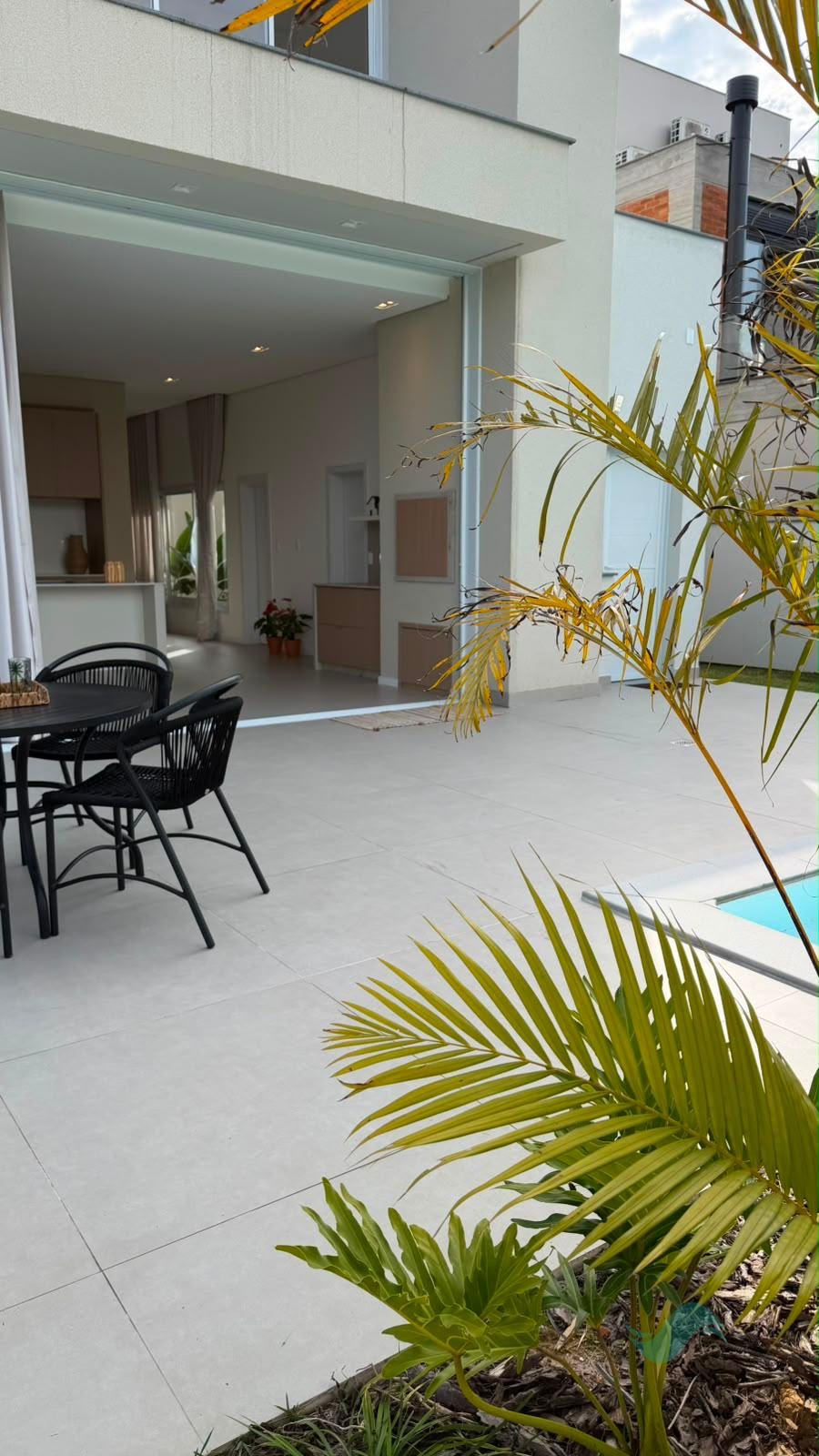 Casa à venda com 3 quartos, 3 suítes, 2 vagas e 278m² no Canto do Lamim, Florianópolis (SC) — foto 5 de 13