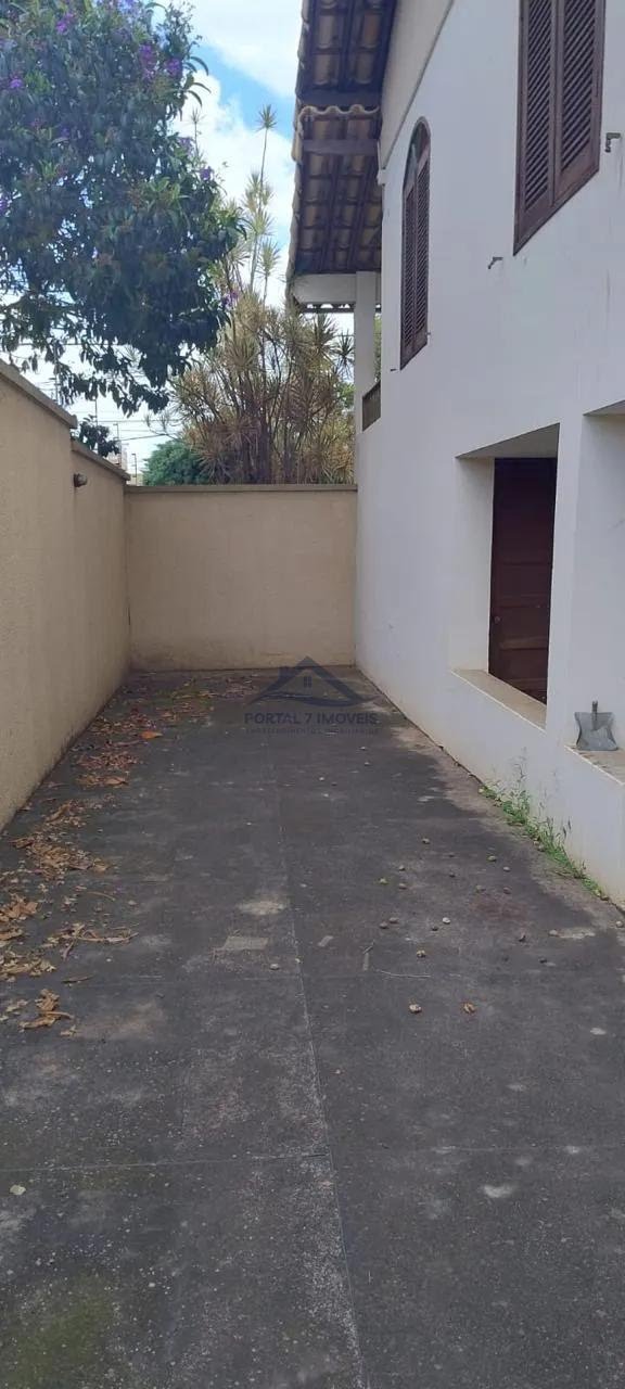 Casa à venda com 3 quartos, 1 suíte, 4 vagas e 297m² no Jardim Cambui, Sete Lagoas (MG) — foto 17 de 21
