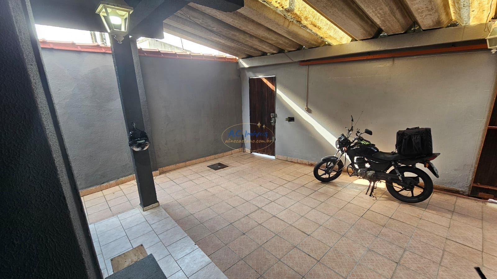 Casa à venda com 3 quartos, 1 suíte, 3 vagas e 190m² no Guilhermina, Praia Grande (SP) — foto 8 de 30