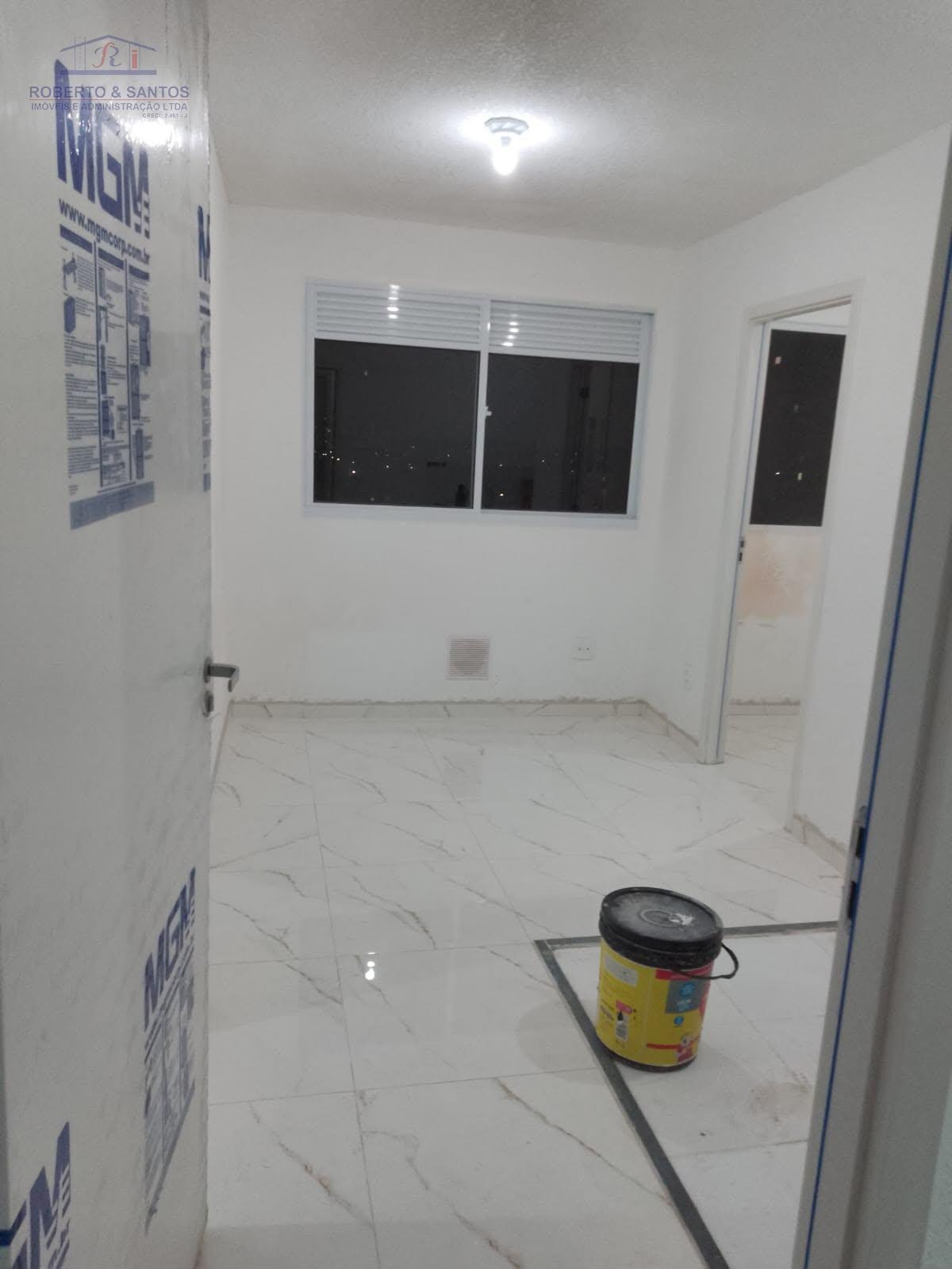 Vista da sala conjugada com a cozinha
