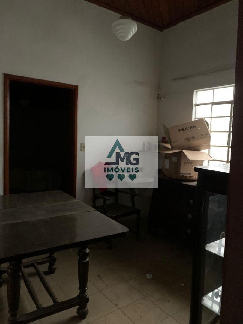 Casa à venda com 3 quartos, 1 banheiro e 330m² no Centro, Três Corações (MG) — foto 9 de 17