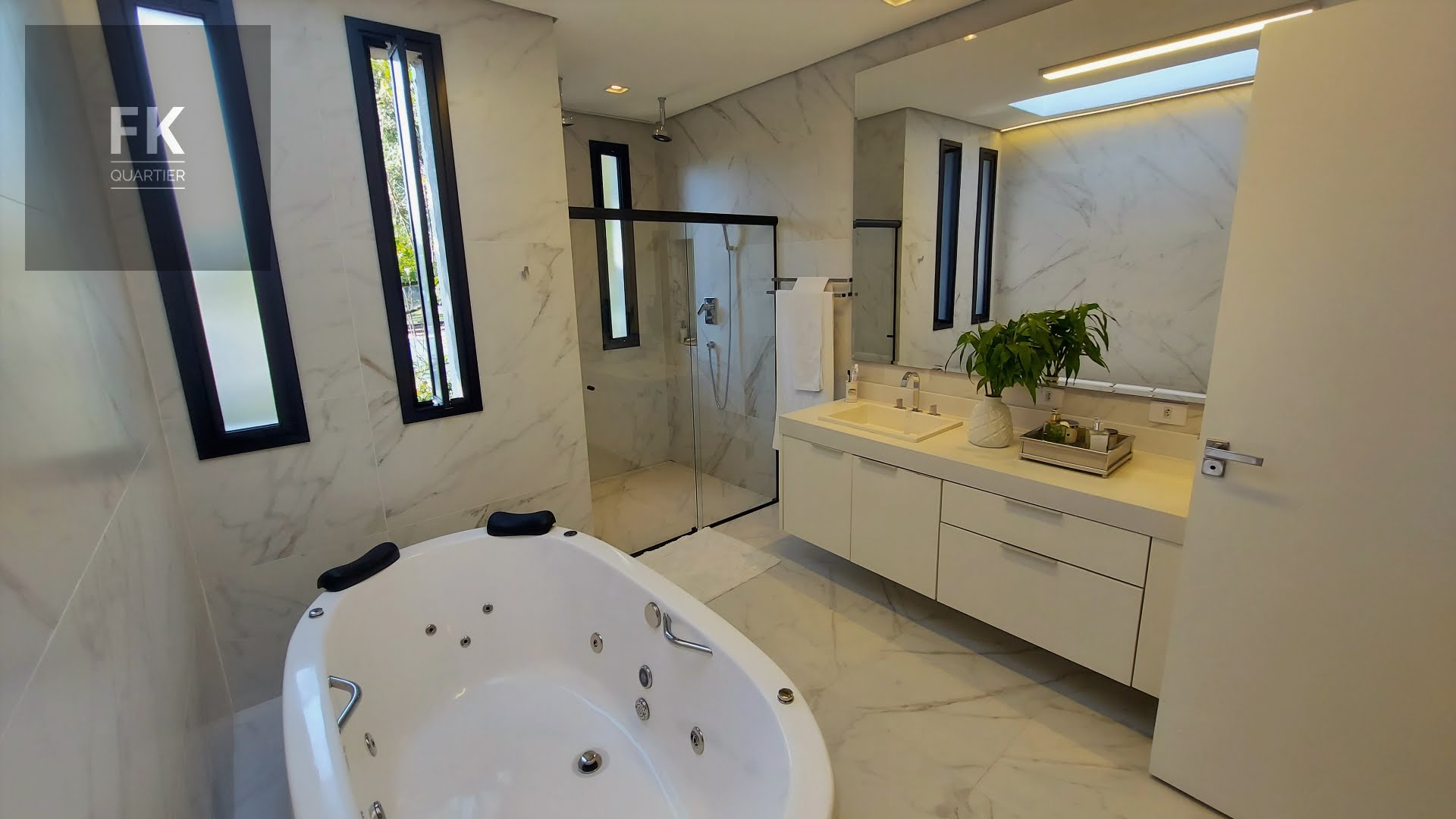 Casa à venda com 4 quartos, 4 suítes, 6 vagas e 462m² no Alphaville Residencial Dois, Barueri (SP) — foto 15 de 30