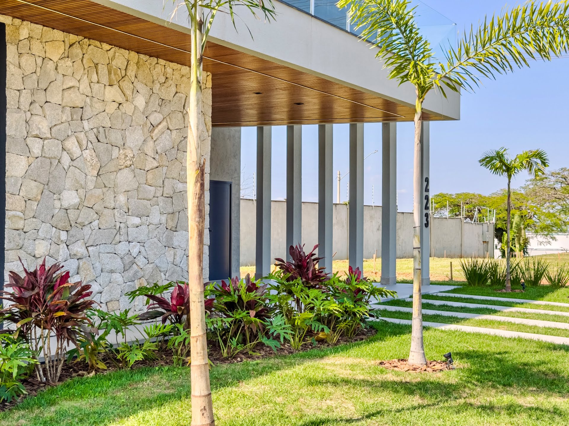 Casa à venda com 3 quartos, 3 suítes, 4 vagas e 230m² no Sapezal, Indaiatuba (SP) — foto 2 de 22