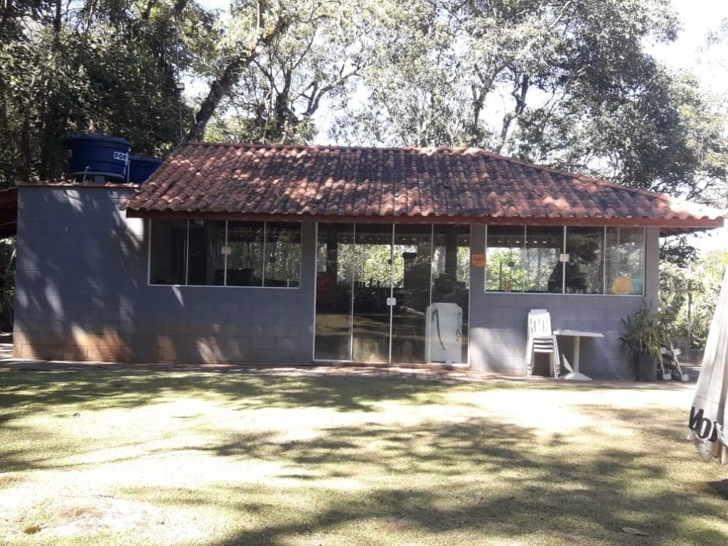 Casa à venda com 1200m² no Pedreira, Arujá (SP) — foto 2 de 9