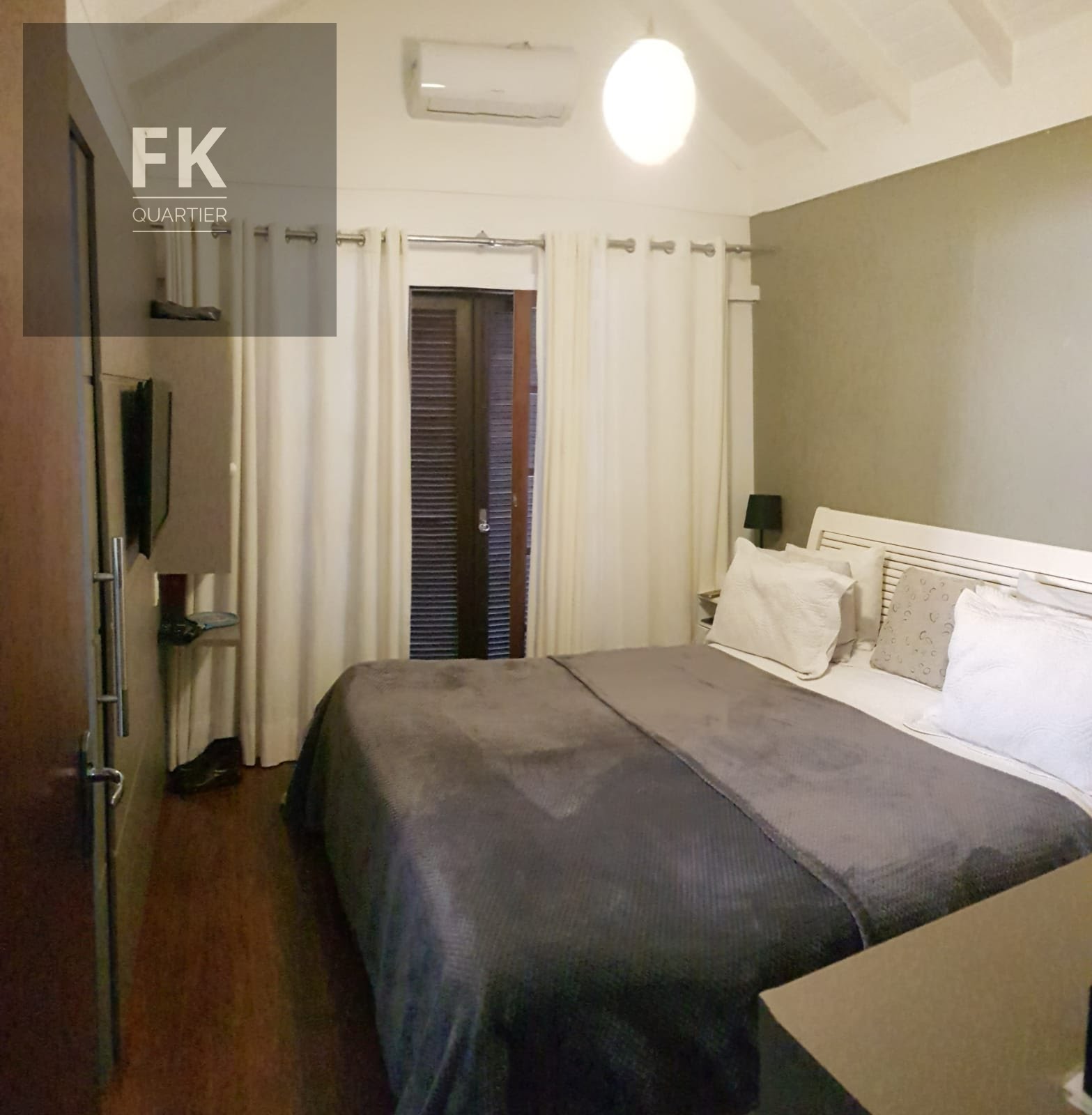Casa à venda com 3 quartos, 3 suítes, 4 vagas e 360m² no Alphaville, Santana de Parnaíba (SP) — foto 4 de 18