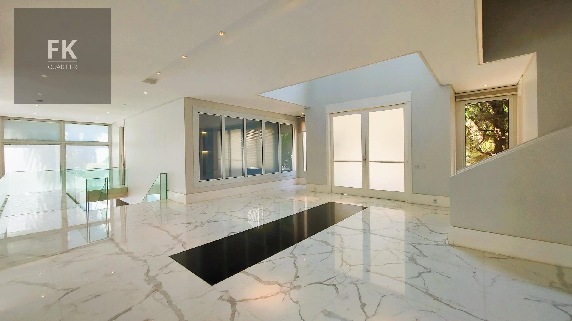 Casa à venda com 5 quartos, 5 suítes, 15 vagas e 1582m² no Alphaville Residencial Zero, Barueri (SP) — foto 4 de 30