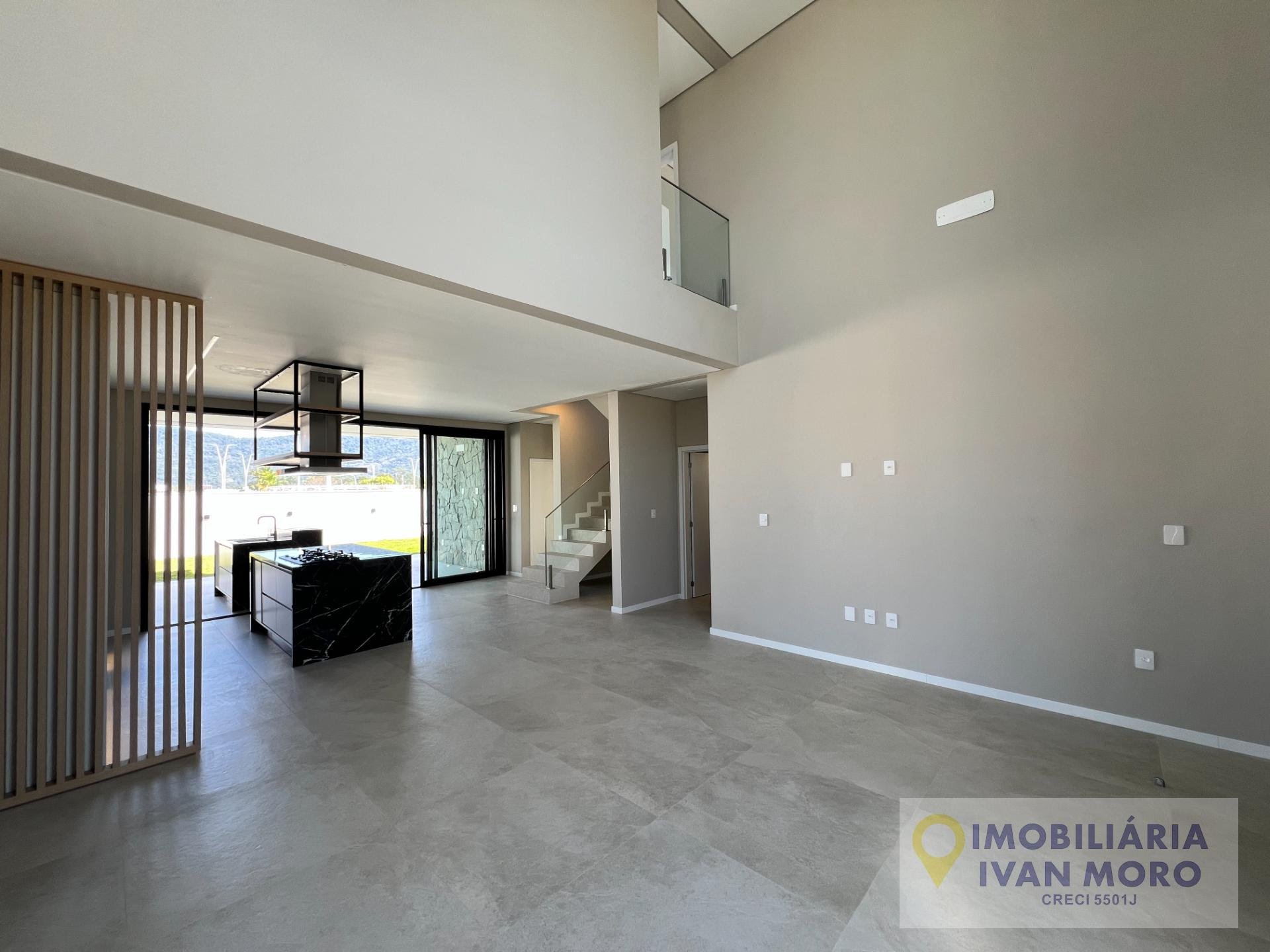Casa à venda com 4 quartos, 4 suítes, 4 vagas e 261m² no São João do Rio Vermelho, Florianópolis (SC) — foto 5 de 30