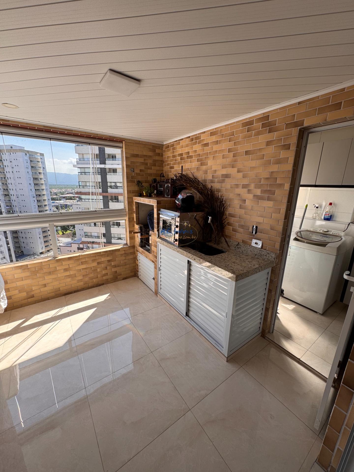 Apartamento à venda com 2 quartos, 2 banheiros, 2 vagas e 82m² no Guilhermina, Praia Grande — foto principal