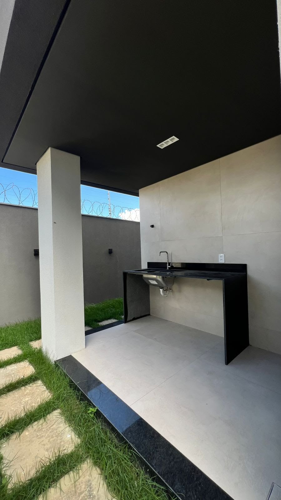 Casa à venda com 4 quartos, 3 suítes, 4 vagas e 268m² no Sim, Feira de Santana (BA) — foto 10 de 25