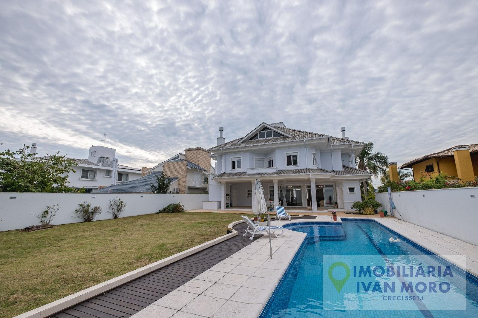 Casa à venda com 5 quartos, 4 suítes, 4 vagas e 511m² no Cacupé, Florianópolis (SC) — foto 2 de 30