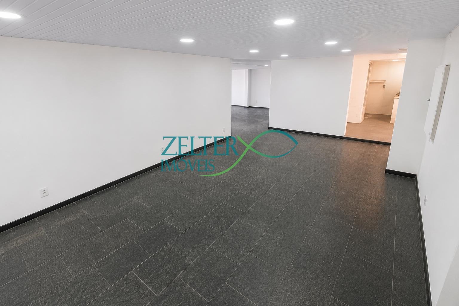 Comercial para alugar com 5 banheiros e 210m² no Penha, Rio de Janeiro (RJ) — foto 7 de 11