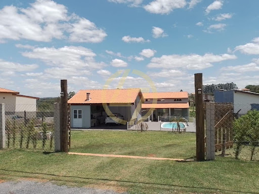 Casa em Pinheiros do Lago  -  Alambari
