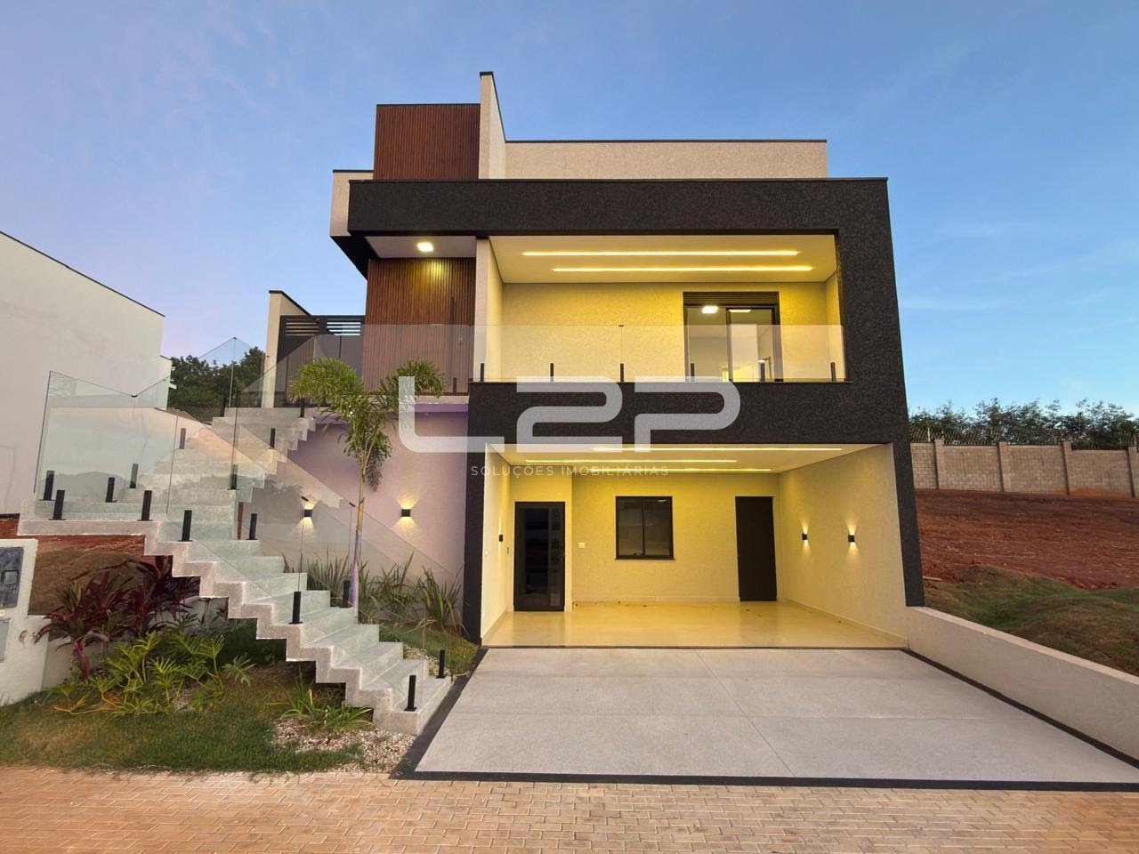 Casa à venda com 3 quartos, 3 banheiros, 4 vagas e 220m² no Medeiros, Jundiaí — foto principal