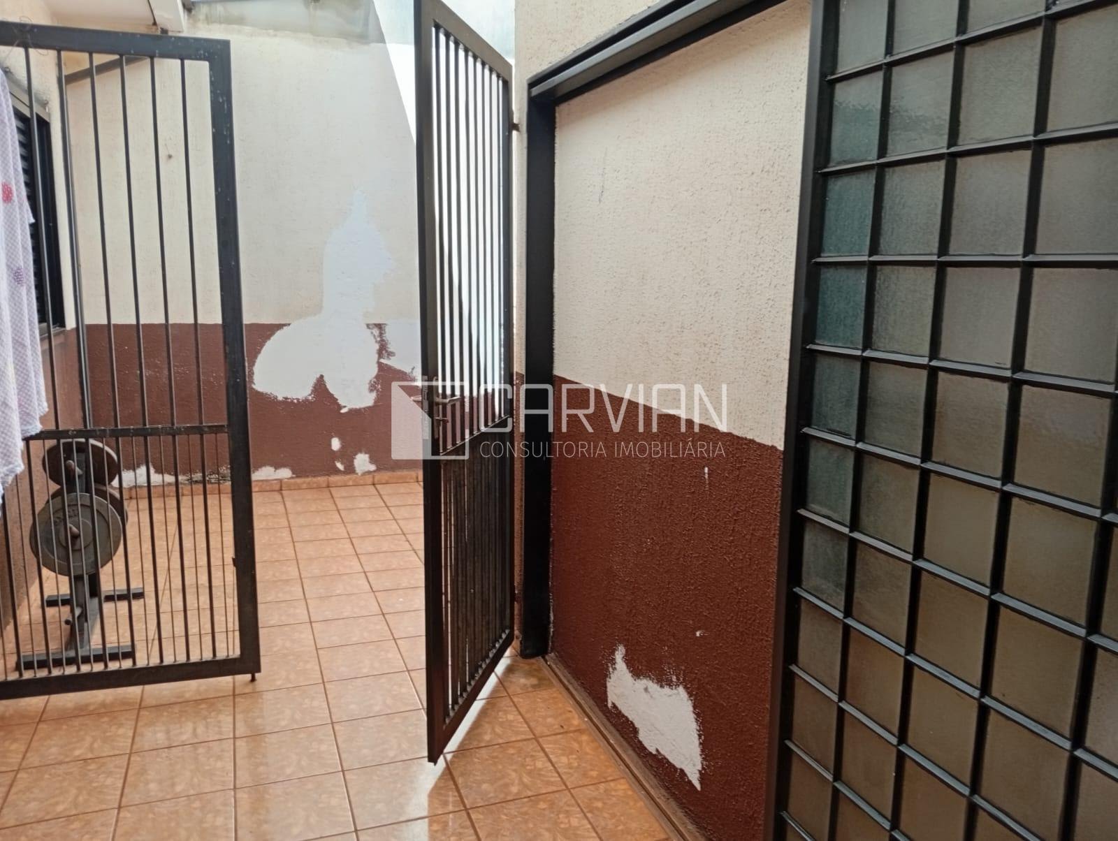 Casa à venda com 3 quartos, 1 suíte, 4 vagas e 220m² no Parque dos Bandeirantes, Ribeirão Preto (SP) — foto 3 de 30