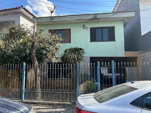 Vista da frente da casa