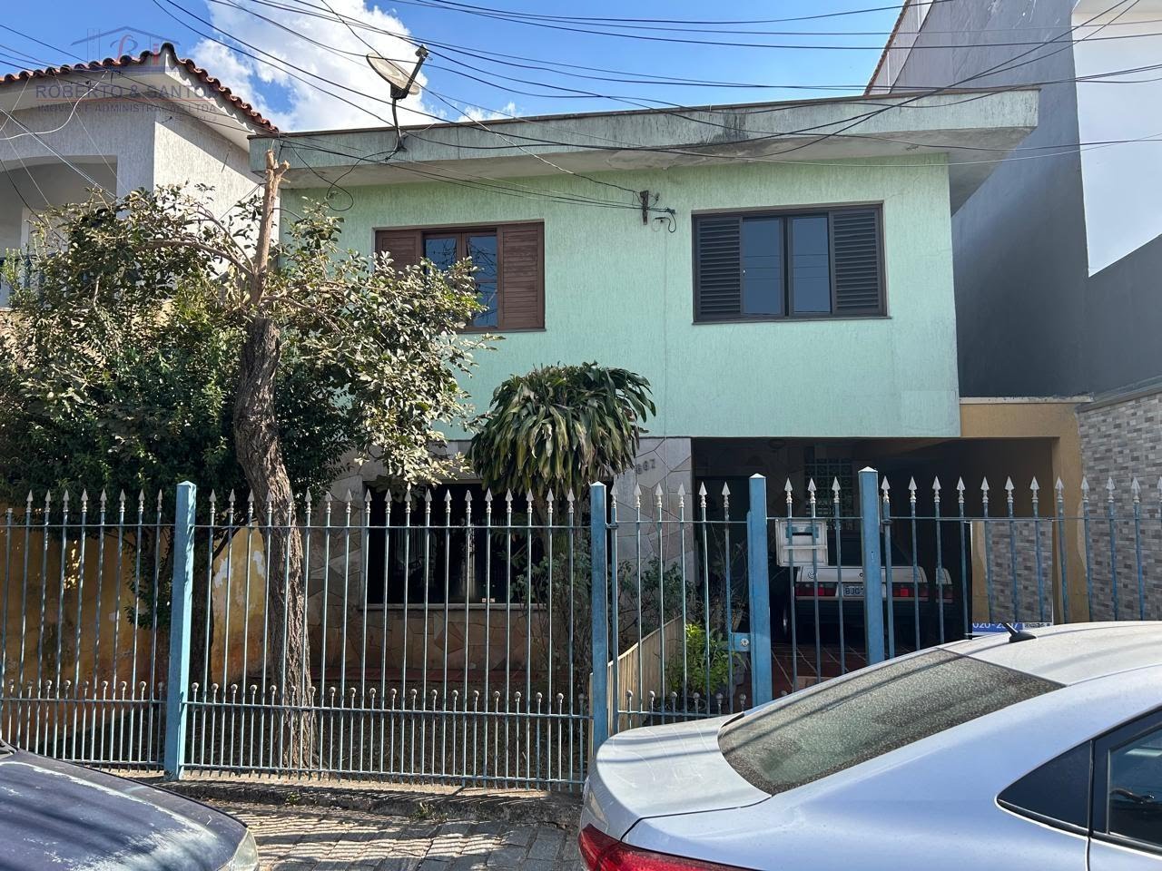 Vista da frente da casa